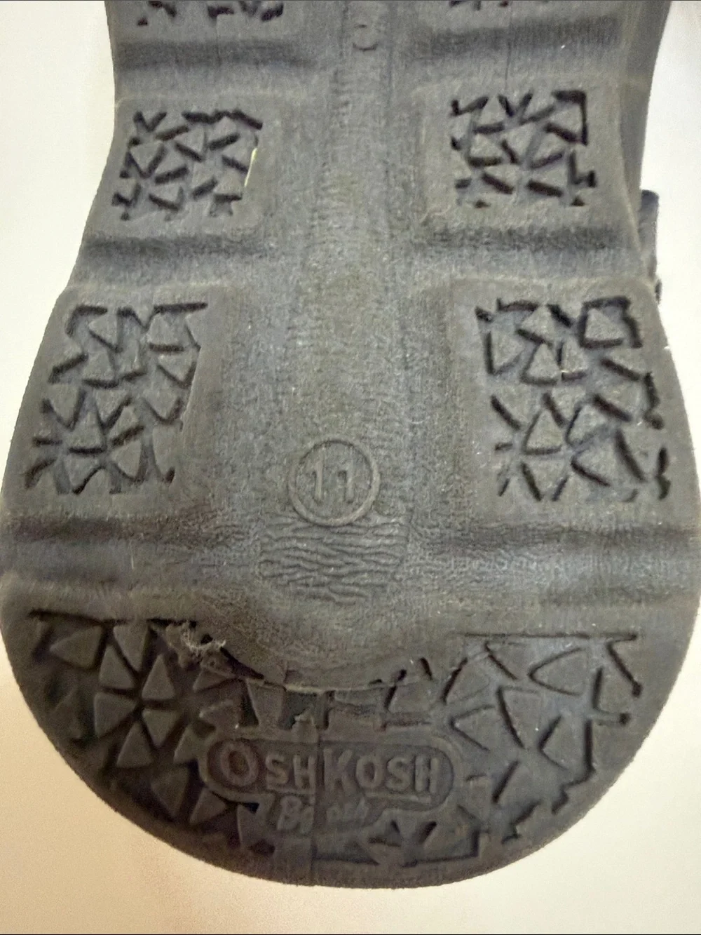 OshKosh B'gosh Toddler Size 11 Grey Red Washable Vel.cro Water Shoes Sandals